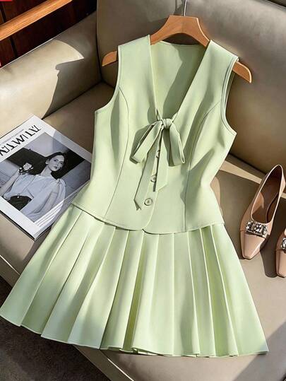 GlowEve CURVE 大码女士优雅蝴蝶结褶皱迷你裙两件套，通勤办公休闲装，开衫衬衫+褶皱裙两件套，优雅女士上衣，适合新年派对、毕业典礼、情人节、音乐节、母亲节、万圣节、感恩节、复活节、国庆节、舞会、约会派对、婚礼季、户外活动等场合。