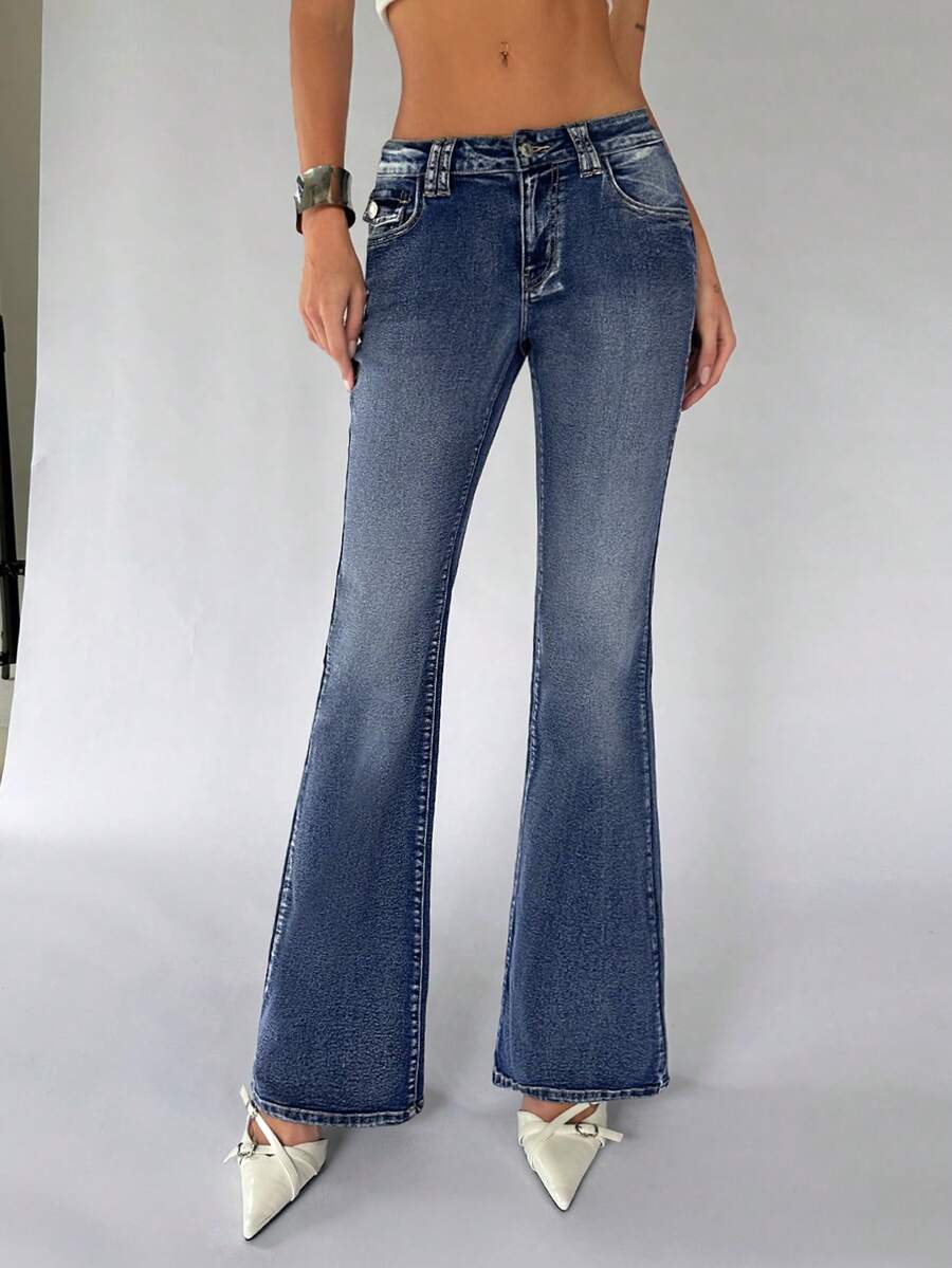 TRNVIE Women's Casual Fashion Street Daily Commute Low-Waist Flare Leg Jeans - Medium Wash - View 1