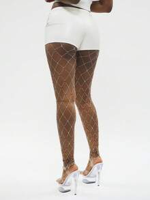 Modviera 休闲性感白色PU皮革铆钉女式短裤 - 白色 - 查看 2