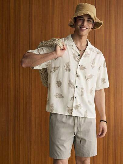 Manfinity Unisex Men's Tropical Plant Print Shirt And Solid Color Shorts Set, Spring/Summer Men's Vacation Shirt Men's Resort Wear Men's Summer Shirt Men's Hawaiian Shirt Men's Palm Tree Shirt Men's Resort Wear Men's Vacation Clothes Men's Palm Tree Shirt Men's Summer Vacation Shirt Men Hawaii Outfit