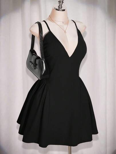 SHEIN ICON 大码女式纯红色迷你A字蓬蓬裙，性感优雅露背A字派对连衣裙，适合约会之夜、派对、圣诞节、宴会、情人节等场合。