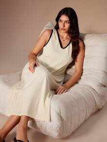 Lazeform Plus Size Contrast Color V-Neck Fitted Sleeveless Knit Jacquard Nightgown, Fashionable & Slimming, Spring/Summer - Apricot - View 1