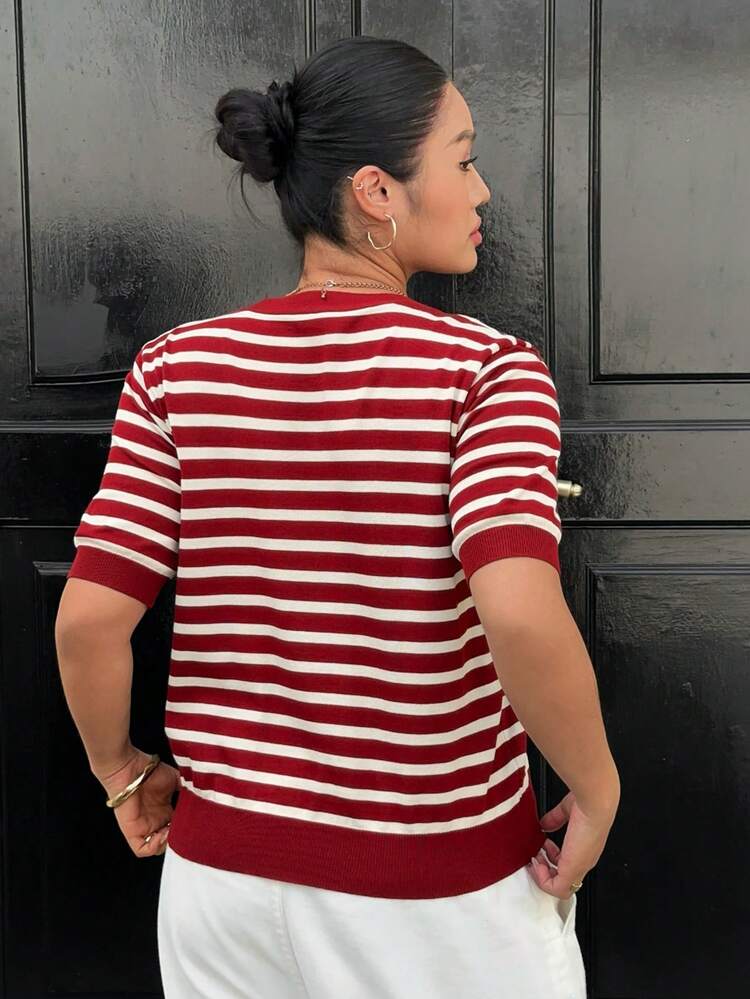 Dazy Plus V-Neck Contrast Color Block Striped Casual Versatile Short Sleeve Knit Top, Red, Spring/Summer