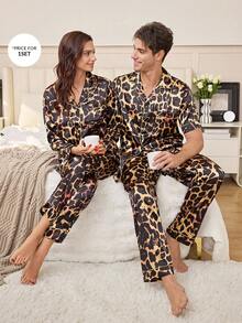CoupledUp Bộ đồ ngủ tay ngắn cổ bẻ họa tiết da báo, viền satin phối màu tương phản dành cho nam giới. - Nhiều màu - Xem 7