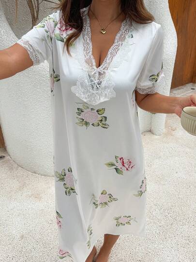 DAZY Elegant Vintage Floral Print Lace Patchwork Long Nightgown For Women