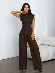 SHEIN PETITE 卡其色简约优雅休闲通勤办公套装：无袖不对称褶皱腰身女士衬衫 + 常规褶皱阔腿女士长裤，亚麻通勤套装，女士沙滩装，机场装，度假装，教师装 - 棕色 - 查看 4