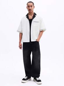 SUMWON Camisa de manga corta con botones, cuello de contraste y bolsillo en el pecho, corte recto, para hombre, de uso casual en primavera y verano - Blanco y Negro - Ver 3