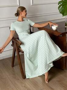 DAZY Đầm dài kẻ sọc tươi tắn, thắt eo, thích hợp mặc nhà cho nữ. - màu xanh lá - Xem 1