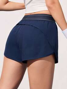 CourtClass Quần short ôm sát màu xanh hải quân, cạp chun co giãn, có túi đựng đồ, kiểu dáng thể thao năng động và đa năng. - Màu xanh hải quân - Xem 2