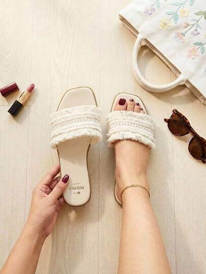 Sandalias planas negras con flecos deshilachados y punta abierta para mujer, sandalias modernas y casuales para el uso diario o en eventos especiales en la playa