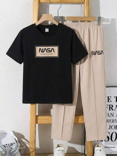 SHEIN 2 piezas Conjunto de camiseta de manga corta y pantalón corto de punto suelto con estampado gráfico de letra para niños/adolescentes varones, de uso casual, versátil y cómodo, adecuado para la escuela, el hogar, el uso diario, los deportes, estilo minimalista, primavera/verano