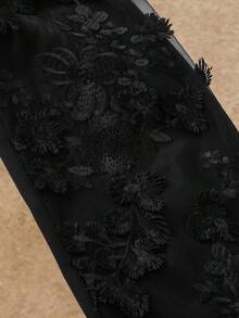 HIMLAND 男士翻领商务西装套装,包括外套和裤子,尽显老派绅士风范,适合婚礼、度假、海滩等场合,是送给丈夫/男友的简约时尚通勤好礼。男士透视花卉蕾丝袖黑色短款西装外套搭配修身长裤,性感深V领派对男士套装,哥特式优雅晚礼服套装,夏季透气正式西装外套,T台时尚宣言套装,度假晚宴男士着装,男士两件套黑色西装套装,精致短款蕾丝西装外套套装,晚宴正式着装,性感透视拼接派对夜店礼服套装。 - 黑色 - 查看 9