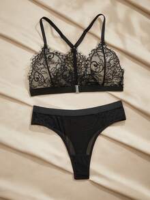 Charlaine 黑色蕾丝前扣无钢圈三角杯文胸内裤套装（女士款） - 黑色 - 查看 8