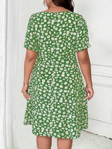 SHEIN Tall CURVE 大码夏季休闲碎花开衩连衣裙 - 彩色 - 查看 2