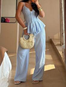 Pariaura 清新蓝白竖条纹两件套：无袖荷叶边露脐上衣+阔腿裤，约会和工作皆宜，显瘦优雅，面料清爽，单排扣荷叶边条纹上衣搭配阔腿裤套装，女士夏季两件套，女士两件套，优雅女士度假套装，度假连体裤，居家办公套装，游艇套装，女士YK套装，可爱套装，夏季套装，女士夏季套装，女士春季套装，女士夏季套装 - 藍白色 - 查看 1