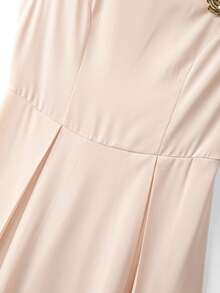 SHEIN Elenzya 女士香槟色缎面圆领无袖金色3D花朵金属扣腰带高端时尚优雅别致法式奢华中长连衣裙，春夏款 - 香檳色 - 查看 6