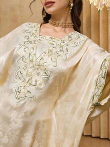 Al Najma Abaya de satén jacquard con bordado floral en el cuello y cordón interior - Albaricoque - Ver 3