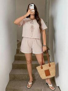 SHEIN LUNE 大码女式格子印花返校套装，女士前系带衬衫，商务休闲，适合曲线身材，搭配短裤，返校季两件套，秋季女装，复古富贵风格 - 卡其色 - 查看 8