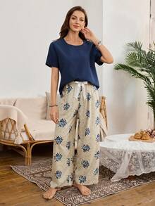 Serenescape 2 pièces Ensemble pyjama avec Top à manches courtes col rond ample en couleur unie froissée et pantalon large à imprimé floral - Multicolore - Voir 1