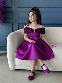 少女紫色缎面露肩连衣裙，饰有3D玫瑰和仿珍珠，露肩设计，蝴蝶结腰带，公主风派对优雅礼服 - 紫色 - 查看 8