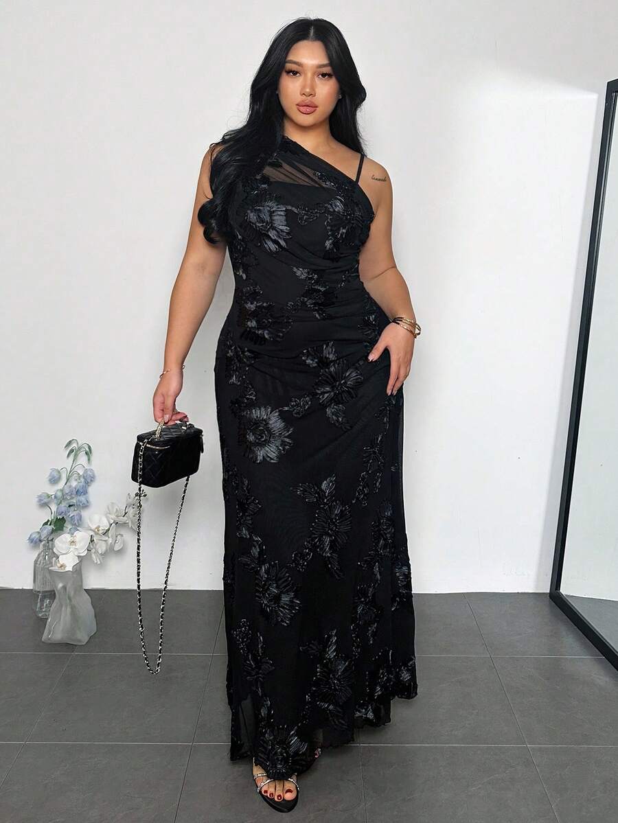 Firerie 大码女式优雅简约时尚基础款连衣裙，适合办公室、通勤、网红、音乐节、海滩度假等场合，采用轻薄质感面料，无袖，不规则领口，褶皱设计，修身显瘦，及地长款 - 黑色 - 查看 1