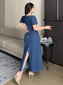 DAZY Bộ đồ denim nữ thanh lịch gồm áo tay ngắn ôm dáng và chân váy dài, thích hợp cho mùa xuân và hè. - Màu xanh lam - Xem 2