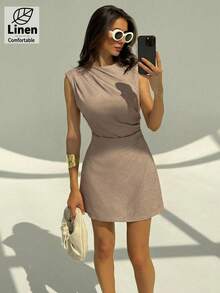 Aloruh 纯色圆领褶裥修身优雅无袖连衣裙 - 杏色 - 查看 3