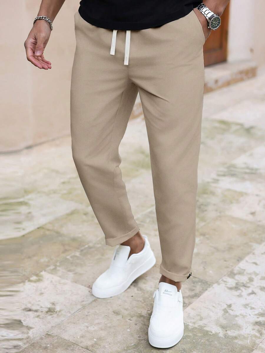 Manfinity CasualCool 加大码男士休闲锥形裤,适合日常休闲穿着、周末外出、旅行、朋友聚会等场合。这款裤子是男士衣橱中不可或缺的百搭单品,也是送给男友或丈夫的绝佳礼物。适合男士穿着,休闲日常穿着,周末旅行,户外活动,探险旅行,轻松的工作环境或半正式场合,送给男友/丈夫的礼物,周年纪念/生日礼物,派对,夏季假期,婚礼,春夏,复活节,男士休闲卡其色抽绳裤,舒适直筒裤,适合日常穿着,米色男士长裤,男士休闲裤,奶油色慢跑裤 - 卡其色 - 查看 1
