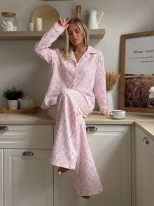 Aloruh Conjunto de pijama con top de manga larga con botones y pantalones con estampado de corazones a rayas para el Día de San Valentín - Rosa - Ver 2