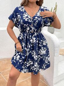 SHEIN VCAY 大码波西米亚风度假花卉印花蝙蝠袖短袖 V 领连衣裙，适合夏季 - 藏蓝色 - 查看 3
