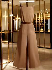 Franclia 高级卡其色无袖V领连体裤，配皮带，收腰阔腿设计，通勤约会皆宜，修身显瘦，优雅飘逸面料，精致V领设计，皮带腰带勾勒腰线。 - 卡其色 - 查看 2