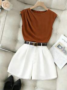 Ellegaria. 两件套女士无袖褶皱领纯色休闲短裤套装，棕色上衣搭配短裤，打造优雅夏季造型。棕色服装，时尚服饰，棕色夏季上衣，优雅上衣，棕色衬衫，卡其色上衣，女士棕色皮上衣，女士夏季服装，女士休闲服装，女士夏季上衣，女士春季服装，女士时尚服装，女士优雅服装，流行服装，女士穿搭灵感 - 彩色 - 查看 6