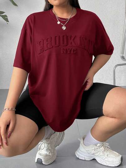 SHEIN EZwear Plus Size Solid Color Letter Embossed Casual Round Neck Short Sleeve T-Shirt, Summer, Going Out Tops