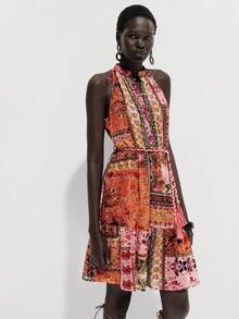 Lumivelle Vestido casual de primavera/verano para mujer, elegante, sexy y romántico, con estampado de paisley y geométrico en combinación de colores en tela de gasa, cuello en V profundo, pequeño cuello alto, cintura con lazo y cordón con flecos, espalda abierta, bajo súper acampanado. - Multicolor - Ver 5