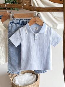 SHEIN Vintaside Kids Bộ đồ cho bé trai gồm áo tay ngắn cổ bẻ và quần jean bạc màu thời trang, thích hợp mặc hàng ngày, đi cắm trại cùng gia đình, ăn uống hoặc mua sắm. - Màu xanh lam - Xem 4