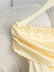 Franclia New Off-Shoulder Minimalist Blouse For Women, Spring/Summer - Light Yellow - View 3