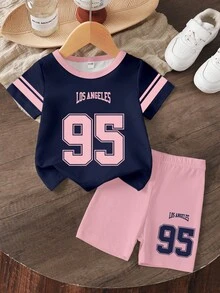 SHEIN Playful Pals 两件套女婴套装，简约数字印花短袖T恤搭配纯色数字印花短裤，适合夏季外出穿着。 - 彩色 - 查看 3