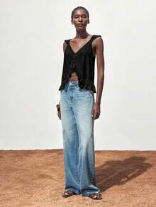Maija Atasan Camisole Modis Wanita Warna Hitam untuk Liburan Musim Panas Gaya Boho dengan Detail Renda Kontras di Bagian Bawah dan Rumbai - Hitam - View 2