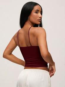 SHEIN BASICS Áo tank top lửng ôm sát màu trơn, dây mảnh, kiểu dáng tối giản, đa năng cho mùa hè. - Màu Đỏ Sâu - Xem 3