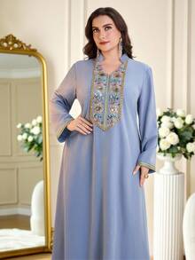 Al Najma 大码女式V领长袖复古蕾丝边阿拉伯风格连衣裙 - 藍色 - 查看 5