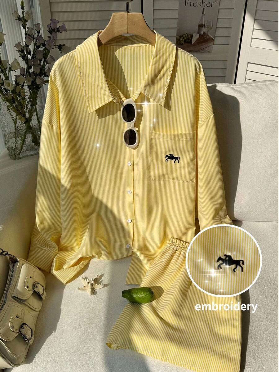SHEIN EZwear 大码春夏刺绣衬衫短裤套装，休闲黄色条纹衬衫两件套 - 鵝黃色 - 查看 1