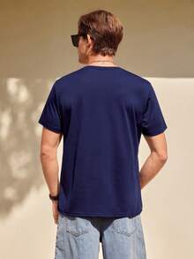 Manfinity CityGents 男士夏季字母印花圓領短袖休閒T恤 - 寶藍色 - 查看 2