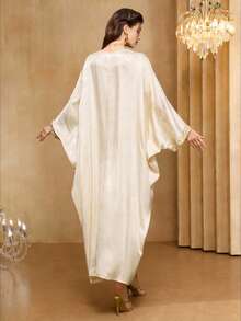 Al Najma Abaya de satén jacquard con bordado floral en el cuello y cordón interior - Albaricoque - Ver 4