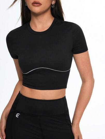  Eassivo 女士运动T恤 - 短袖上衣，纯色撞色缝线，适合跑步、训练、健身房和瑜伽