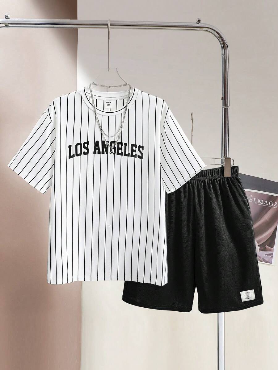 SHEIN طقم قميص كاجوال بأكمام قصيرة وطباعة حرفية مخططة وشورت أحادي اللون لفتيان المراهقين، قطعتان - الأسود - مشاهدة 1