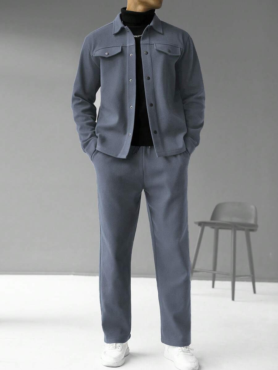 Manfinity Homme 男士纯色纽扣长袖夹克和斜插口袋长裤休闲套装 - 霧霾藍 - 查看 1