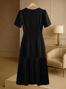 GlowEve CURVE Plus Size Solid Color Minimalist Daily Wear Round Neck Short Sleeve Dress - Black - View 2