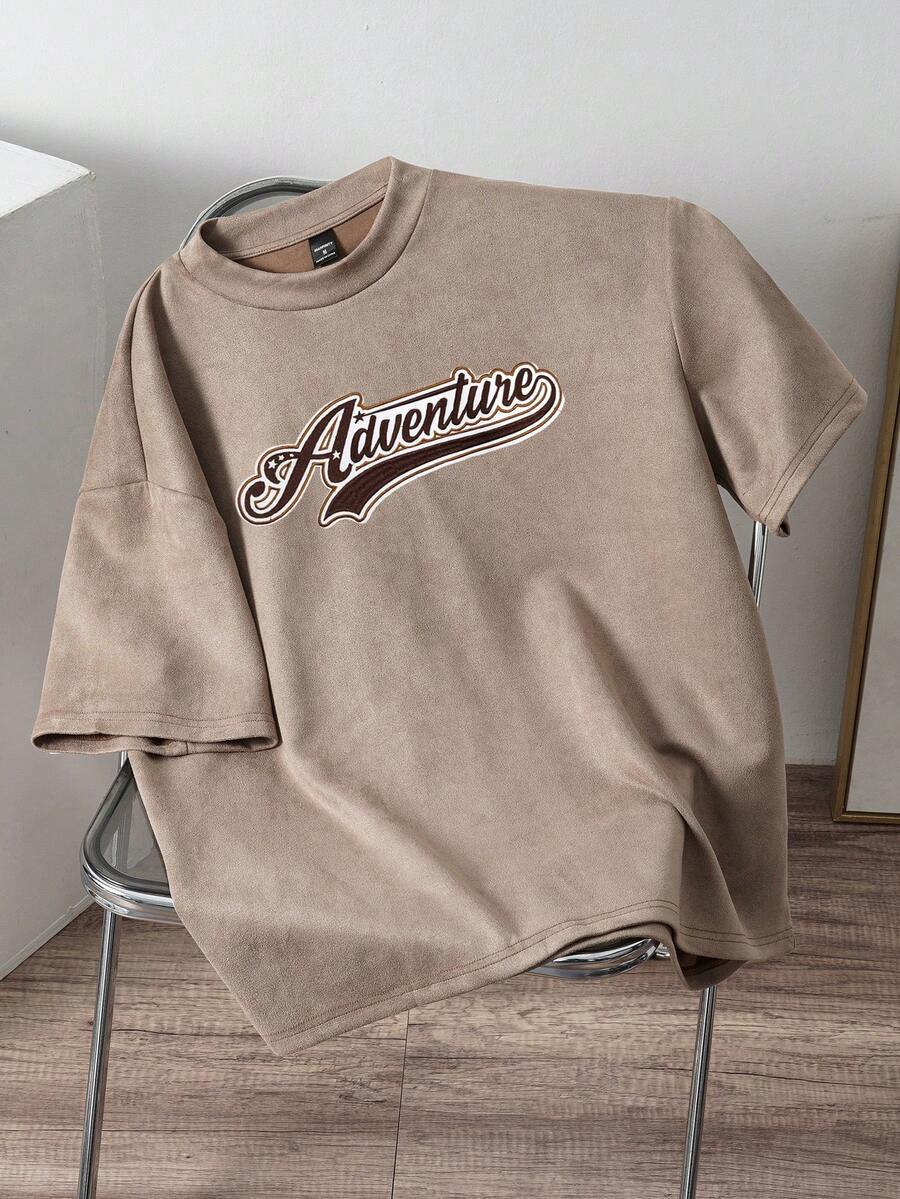 Manfinity Joysei 男士休闲字母刺绣卡其色麂皮宽松T恤，宽领设计，适合春夏穿着 - 卡其色 - 查看 1