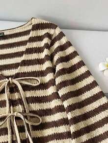 SHEIN LUNE Áo kiểu nữ cotton thường ngày màu nâu/trắng kẻ sọc cổ chữ V tay loe thắt nút phía trước – Áo màu nâu sô cô la mùa xuân/thu, áo thắt nút phía trước màu nâu, trang phục mùa hè đa năng, lễ hội miền Tây, phong cách vintage cô gái đảo, kỳ nghỉ bên bờ biển, không khí lãng mạn của kỳ nghỉ, kỳ nghỉ xuân, du thuyền biển, lễ hội âm nhạc Boho, khách dự đám cưới, chuyến đi thành phố, kỳ nghỉ xuân hè thanh lịch. - Nhiều màu - Xem 6