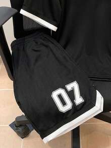 SHEIN 青少年男孩黑色夏季街頭風海灘返校季加州風 2 件式運動上衣與短褲套裝，寬鬆圖案 T 恤籃球運動球衣 - 黑色 - 查看 5